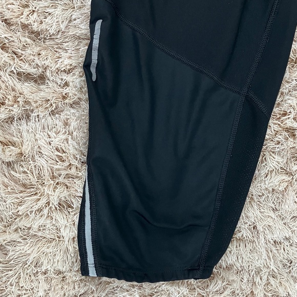 Nike Black Performance Capris‎ - Picture 9 of 9